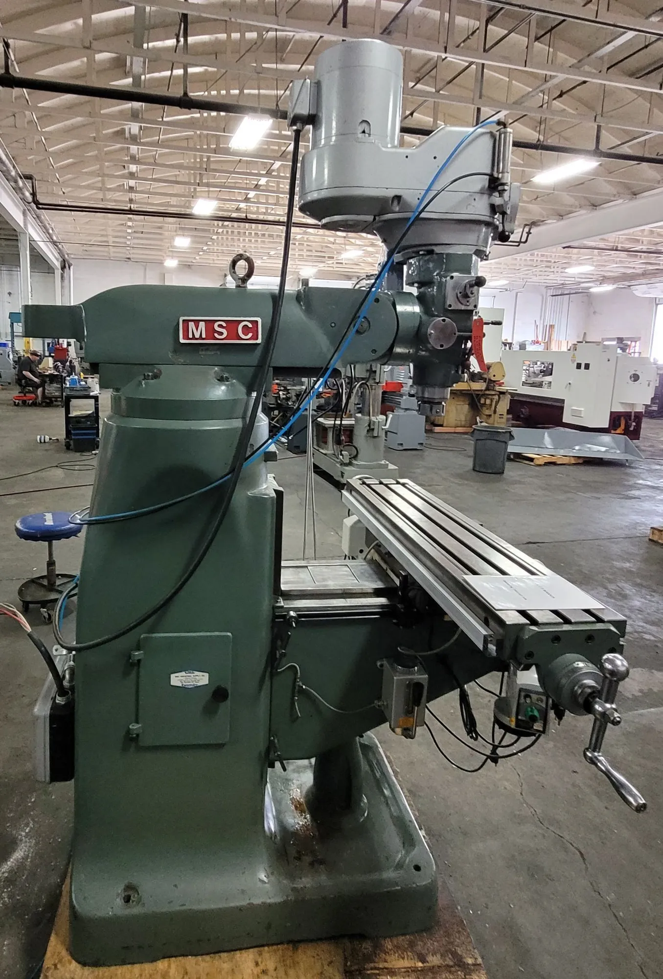 MSC 951710 VERTICAL KNEE MILL 9X42, 2HP, DRO, POWER FEEDS, 4800 RPM, 30X13X16 TRAVEL - VERTICAL MILLING MACHINES