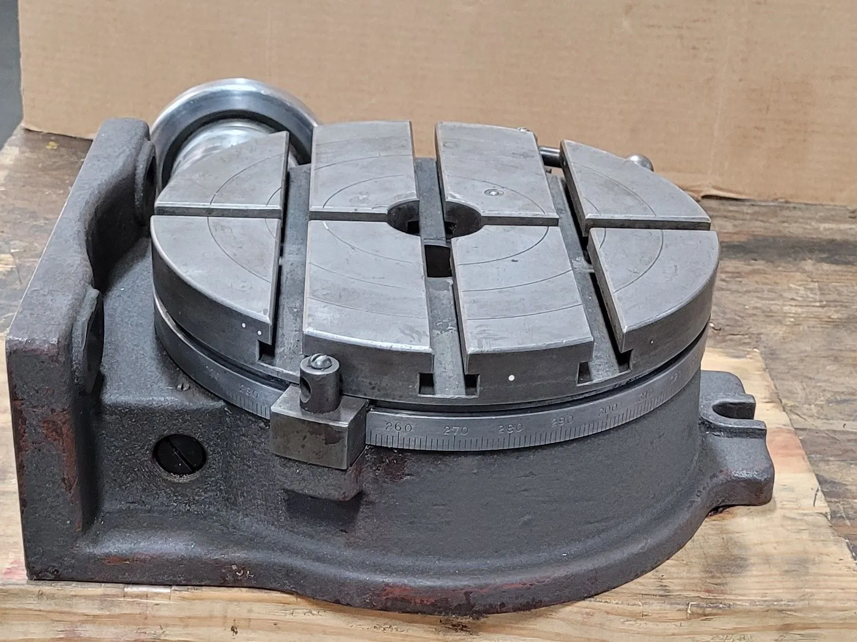 YAMATOKOKI HORIZONTAL / VERTICAL ROTARY TABLE - 10" - MACHINING ACCESSORIES & TOOLING