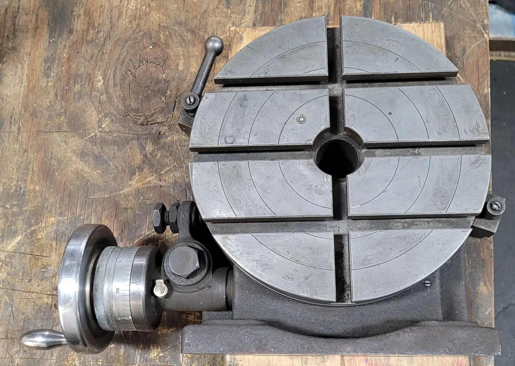 YAMATOKOKI HORIZONTAL / VERTICAL ROTARY TABLE - 10" - MACHINING ACCESSORIES & TOOLING