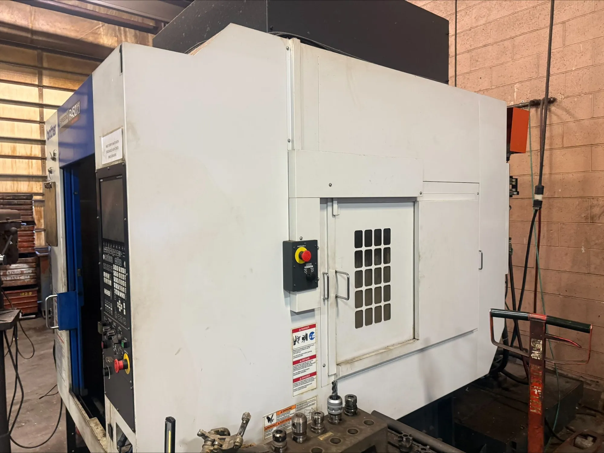 2016 Brother Speedio R450X1 Vertical Machining Center With CNC Control & Chip Conveyor - VERTICAL MACHINING CENTERS