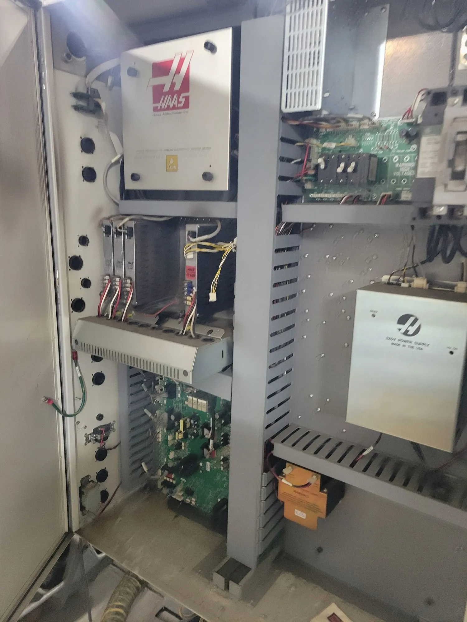2008 Haas TM-1 Vertical Milling Machine | 2 & 3 Axis | 7.5 HP | CAT 40 | 4,000 RPM - VERTICAL MILLING MACHINES