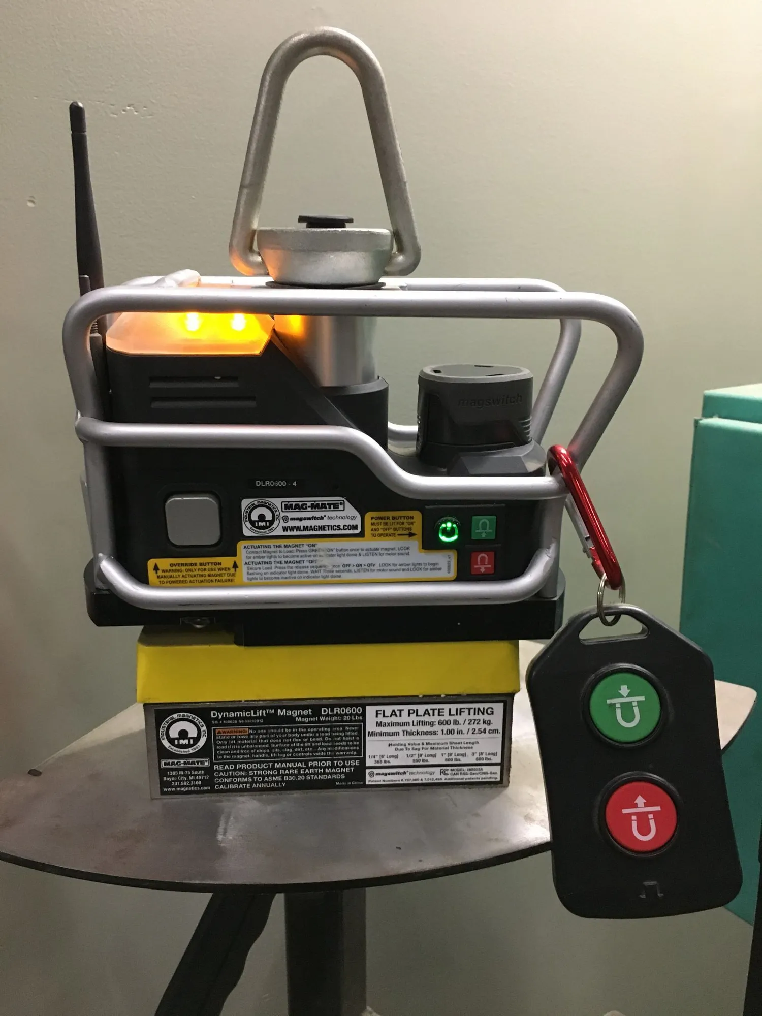 MAG-MATE DLR0600 PERMANENT LIFT MAGNET, 600 LBS CAPACITY, REMOTE OPERATED 20 LBS - MATERIAL HANDLING