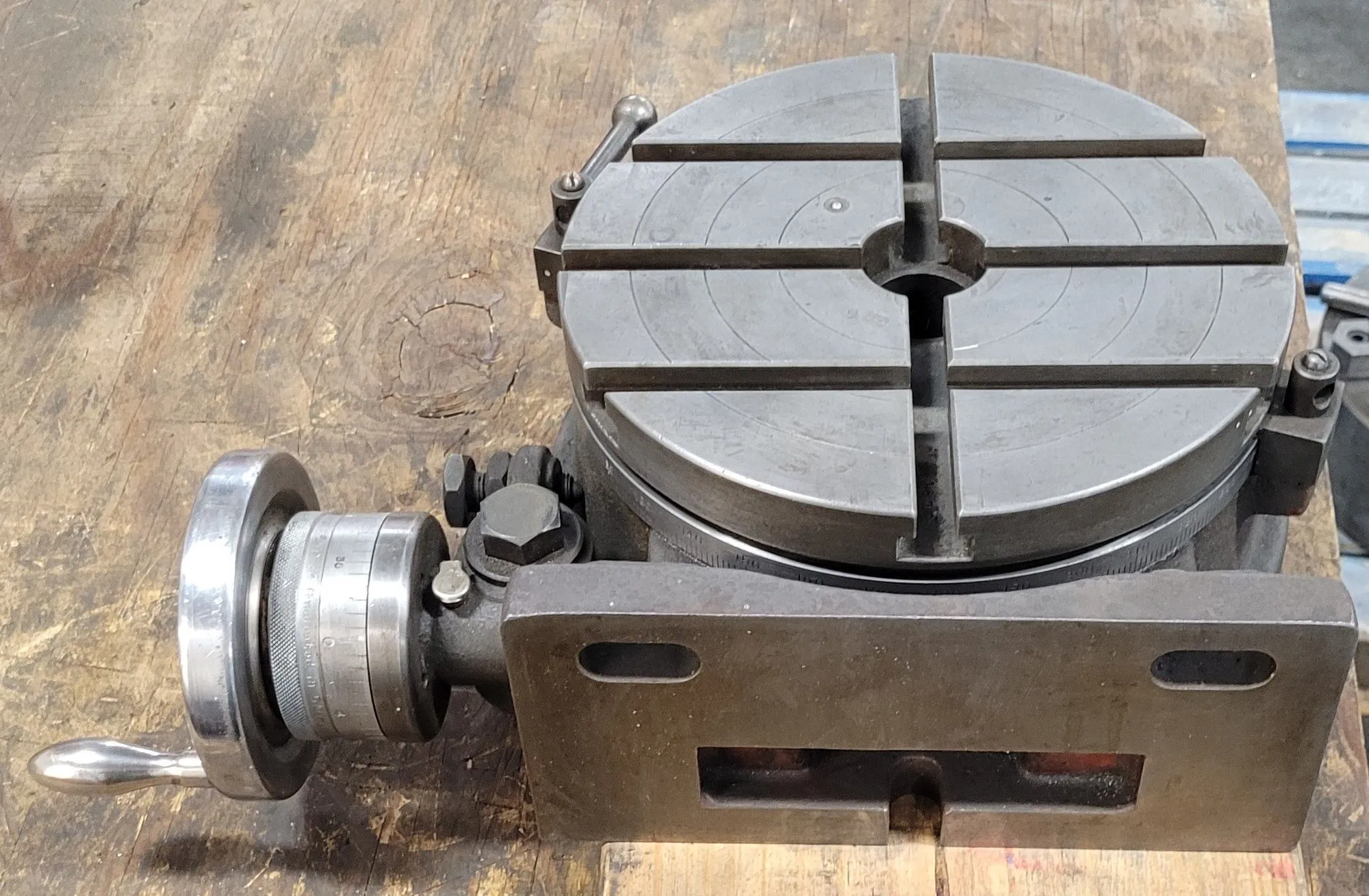 YAMATOKOKI HORIZONTAL / VERTICAL ROTARY TABLE - 10" - MACHINING ACCESSORIES & TOOLING
