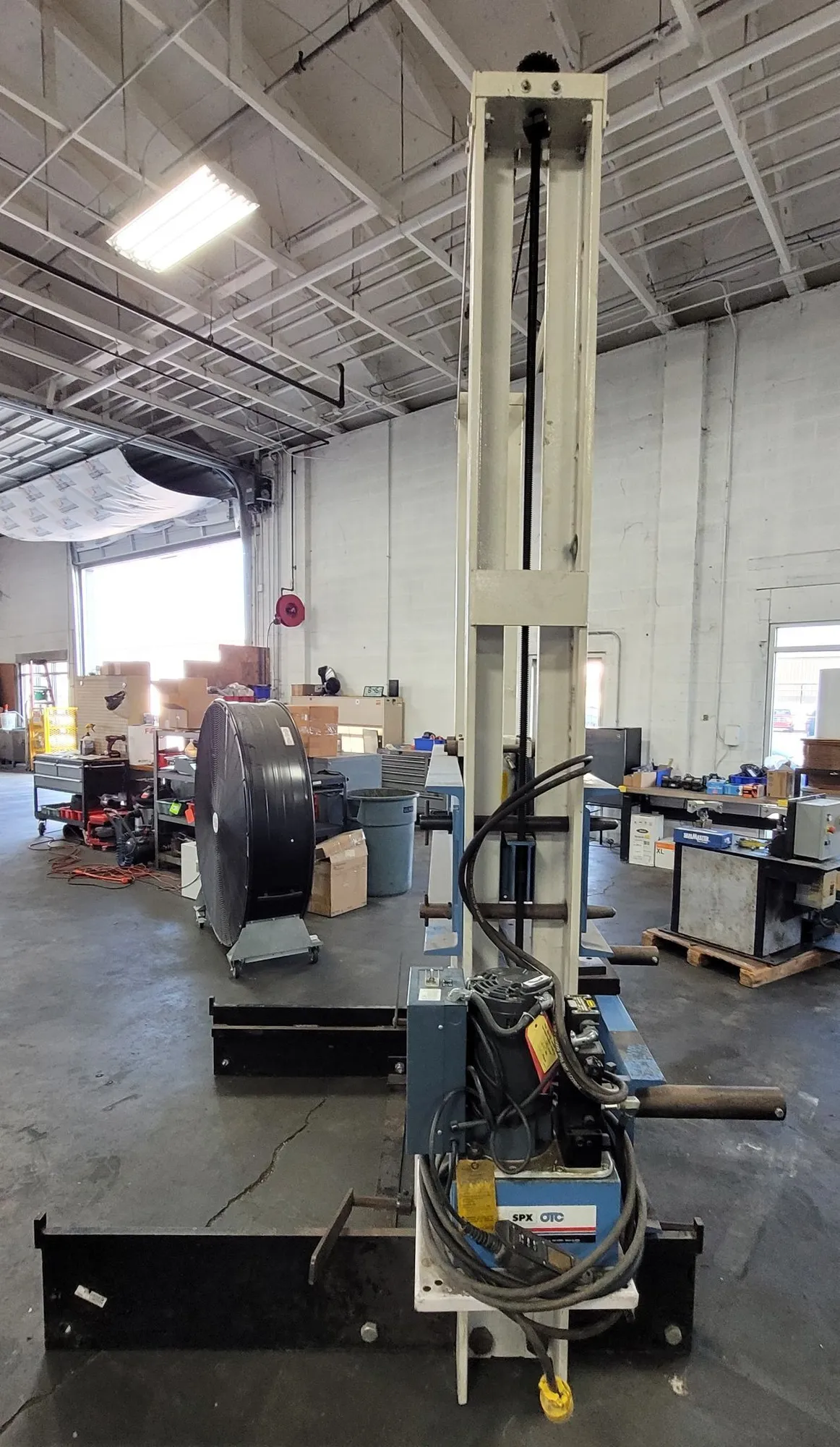 OTC Heavy-Duty 100 Ton Roll-Bed Press Model 1865 - Industrial Strength Performance - HYDRAULIC PRESSES